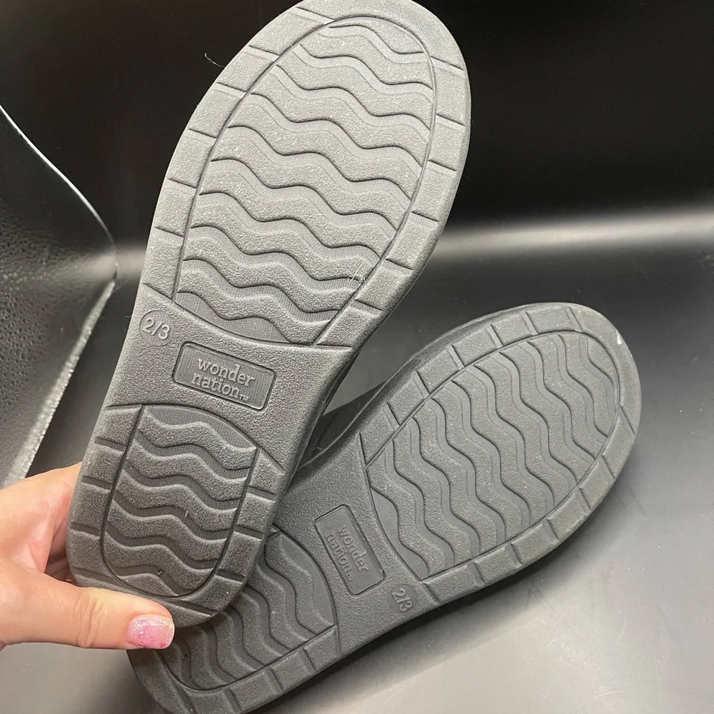 Wonder Nation slippers